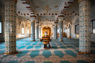 Aturan Masker Dilonggarkan, Ketua MUI: Harusnya di Masjid Juga