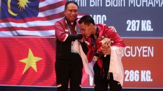 Angkat Besi Sumbang Medali Emas, Menpora: Motivasi Bagi Para Atlet