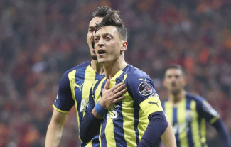 Raffi Ahmad Siap Sambut Mesut Ozil di Indonesia
