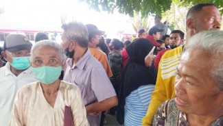 Antusias Warga Ende NTT Lihat Presiden Jokowi Pimpin Upacara