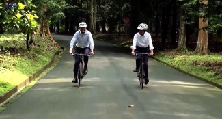 Presiden Jokowi Ajak PM Australia Bersepeda Keliling Kebun Raya Bogor