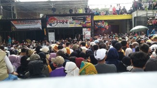 Jalan Raya Pangalengan Cimaung Macet Total, Warga Antre Ingin Ziarah