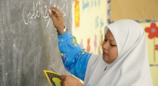 Waspada, Banyaknya Pelajaran Agama Bisa Tak Berpengaruh ke Jiwa Anak Jika Begini