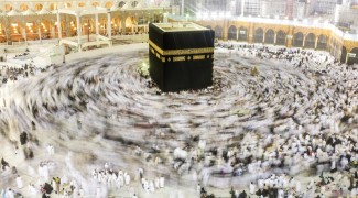 Ada Jasa Resmi Dorong Kursi Roda untuk Jemaah Tawaf dan Sai