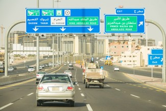 Kondisi Jalan Ramai, Petugas Haji Minta Jemaah Tak Abai saat Menyeberang