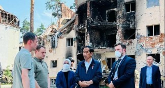 Tiba di Ukraina, Jokowi Tinjau Jejak Perang dan Salurkan Bantuan Kemanusiaan