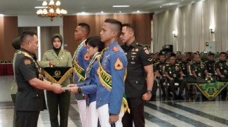 KSAD Jenderal TNI Dudung Abdurachman Wisuda Sarjana Akmil