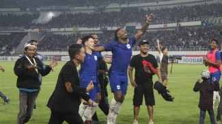 Menang Lawan Bhayangkara FC 10-9, PSIS Bertemu Arema di Semifinal