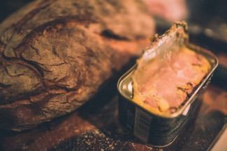 Lazismu Jatim Bagikan 120.000 Kaleng Daging Kurban Siap Saji