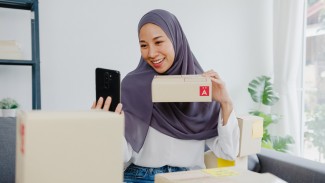 Ada Pergeseran Fungsi, Media Sosial Jadi Lahan Cari Cuan