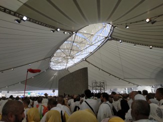 Usai Ritual Lempar Jumrah ke Mana Perginya Timbunan Kerikil?