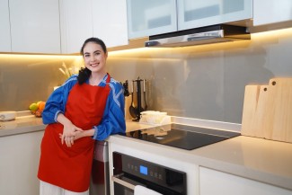 Efisien dan Praktis, Arumi Bachsin Pilih Kompor Induksi dari Gas