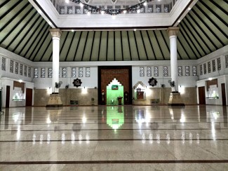 Kemenakan Wapres Pimpin Pengajian di Masjid Akbar Kemayoran
