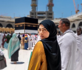 Artis Muslim Bollywood, Sana Khan Ungkap Awal Mula Berhijab