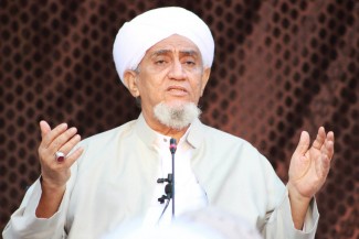 Innalillahi, Ulama Besar Yaman Habib Abubakar Al Adni Meninggal Dunia