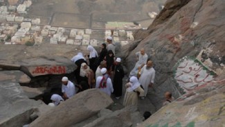 Bacaan Surat Al Alaq 1-19, Lengkap dengan Latin dan Terjemahan