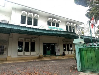 Masjid At-Taufiq Jadi Tempat Favorit Pejuang Rupiah Singgah