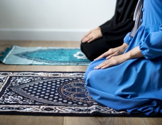 Apa Hukum Perempuan Salat Jamaah di Masjid? Ini Penjelasan UAS
