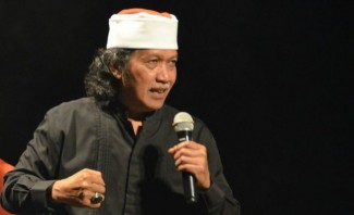 Cak Nun: Kita Jadi Bangsa Indonesia Itu Syariat, Perintah Allah SWT
