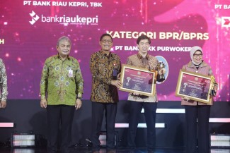 Sasar Generasi Muda Menabung, BCA Syariah Raih Penghargaan OJK