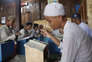 Santri Darul Ashom Dengar Kalam Ilahi dengan Hati, Hafalkan Quran dalam Sunyi