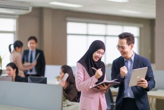 Bolehkah Istri Ikut Mencari Nafkah? Begini Penjelasan Ulama