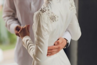 Gambaran Suami Ideal, UAH: Bersikap Baik dan Pelindung Keluarga