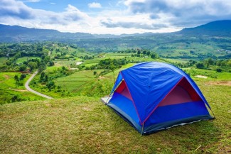 Peralatan Ini Wajib Dibawa Saat Camping Bersama Keluarga