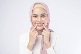 Apa Hukum Pakai Kawat Gigi dalam Islam? Ning Imaz Bilang Begini