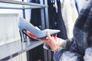 Malam Hari Waktu Tepat Beli Sepatu, Ini Penjelasan Para Ahli