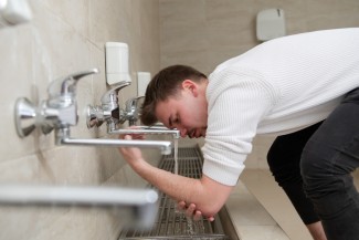 Tempat Wudhu dan Toilet di Rumah Sebaiknya Dipisah, Ini Alasannya