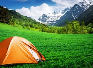 Rekomendasi 7 Tempat Camping Seru di Bandung Sambil Hafal Quran