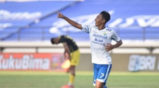 Luis Milla Rotasi Pemain Persib untuk Jajal Posisi Baru