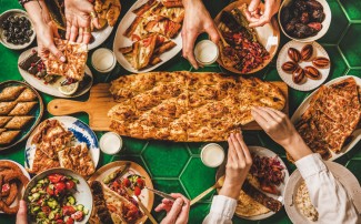 Cara Duduk Nabi Muhammad SAW saat Makan, Ada Faedahnya