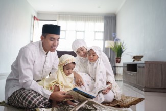 10 Surat Pendek Juz Amma Mudah Dibaca dan Dihafal Si Kecil
