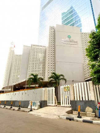 Arsitektur Masjid WTC Jenderal Sudirman Bak Gedung Pencakar Langit