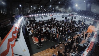 The Jakmania-Bobotoh Salat dan Ngaji Bareng