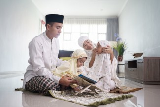 Hikmah Rahmani: Bahagiakan Mereka