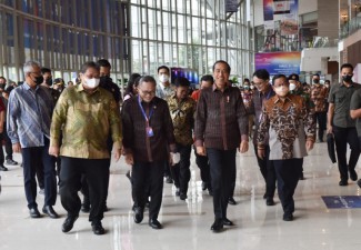 Jokowi Ajak Masyarakat Tetap Optimis Hadapi Krisis Global
