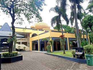 Masjid Pangeran Diponegoro TMII Terletak Antara Vihara dan Gereja