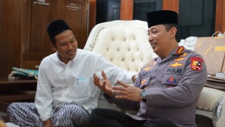 Kapolri Sowan ke Gus Baha, Sebut Polisi Butuh Ulama