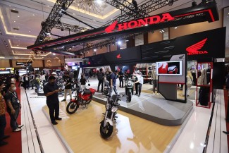 Honda Umumkan Strategi Roadmap Sepeda Motor Listrik di IMOS 2022