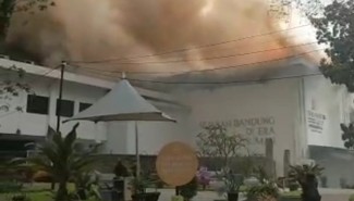 Viral Kebakaran di Gedung Bappelitbang Bandung
