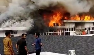Kebakaran di Gedung Bappelitbang Bandung, Api Sudah Mencapai Atap