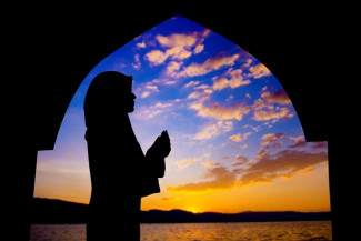 Nely Putuskan Bersyahadat Setelah 4 Tahun Nikah Beda Agama