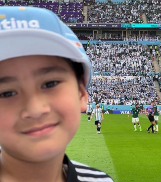 Cuma Anak Sultan yang Bisa, Rafathar Selfie dengan Lionel Messi