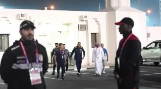 Jelang Brasil vs Serbia, Tite Sempatkan Berdoa di Masjid