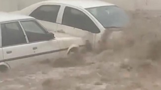 Jeddah Dilanda Banjir Bandang, 2 Orang Meninggal Dunia