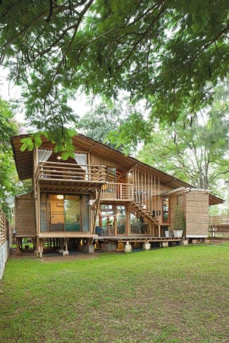 Bergoyang Ikuti Arah Guncangan, Alasan Rumah Kayu dan Bambu Tahan Gempa
