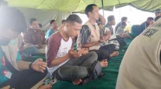 LPB MUI Gelar Salat Jumat Perdana di Masjid Darurat Cianjur